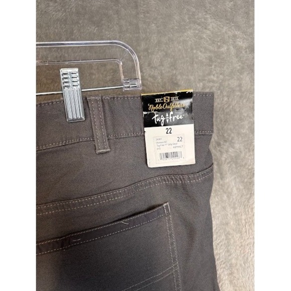 Noble Outfitters Womens Tug-Free 11 Utility Shorts Asphalt Grey Size 22 NWT - Picture 3 of 7